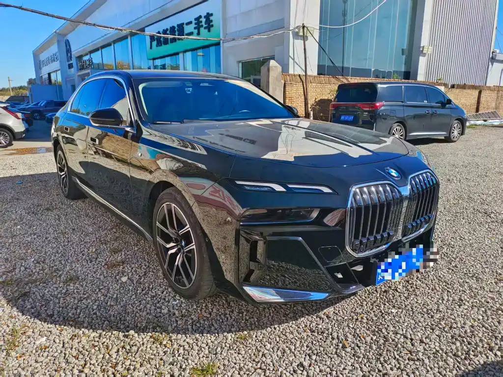 BMW 7 Series — фото 5