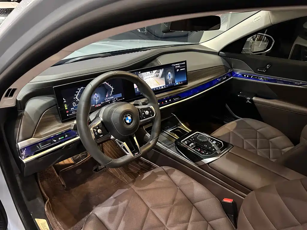 BMW 7 Series — фото 4