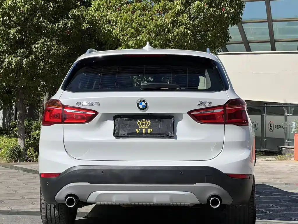BMW X1 — фото 5