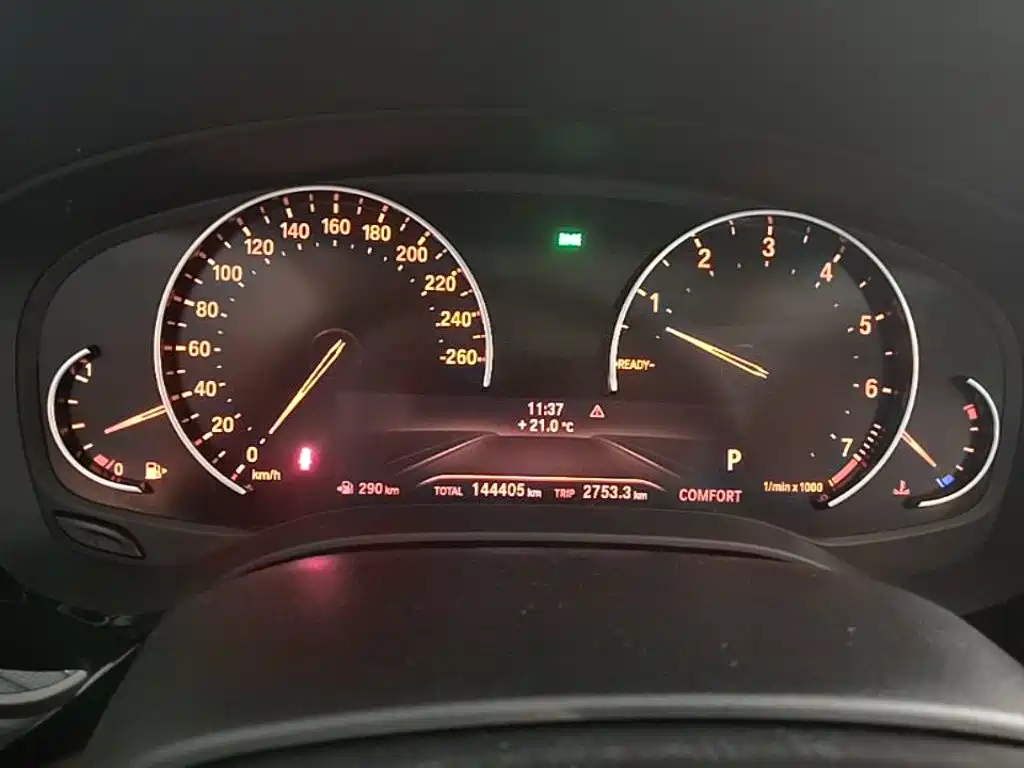 BMW 5 Series — фото 11