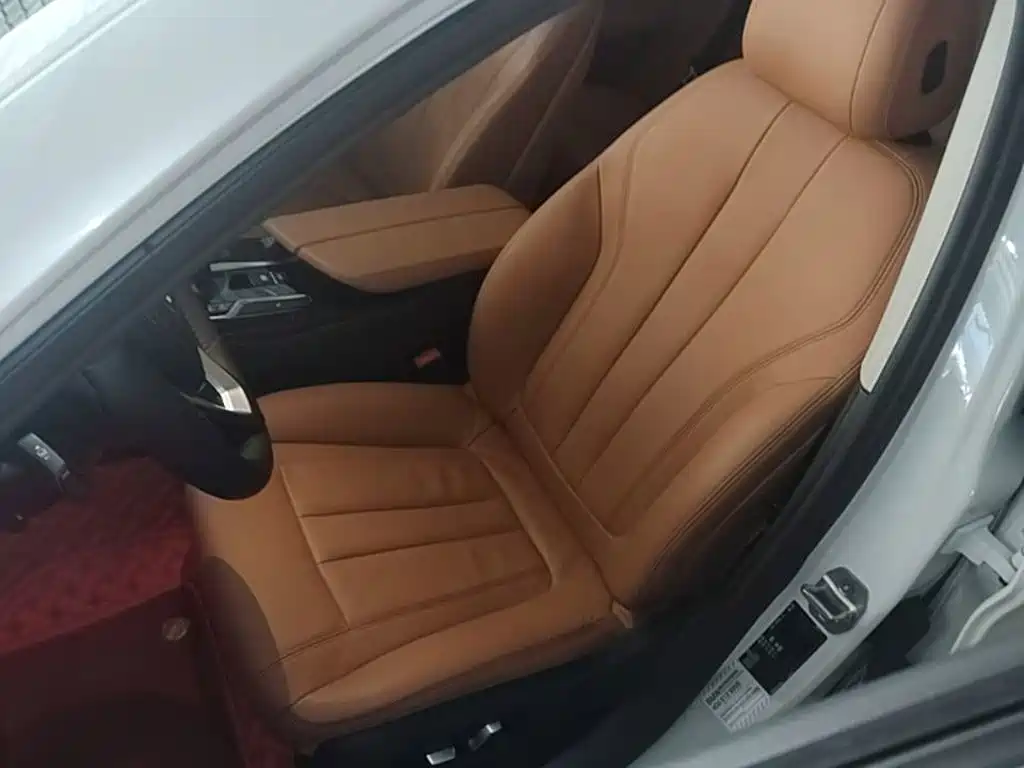 BMW 5 Series — фото 14