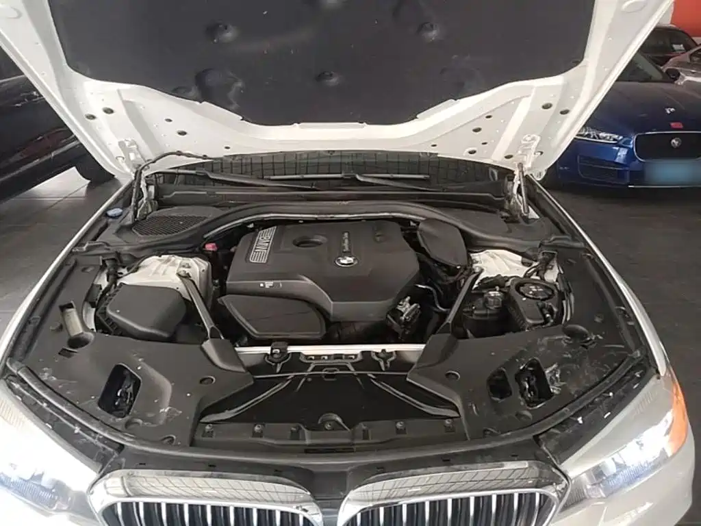BMW 5 Series — фото 19