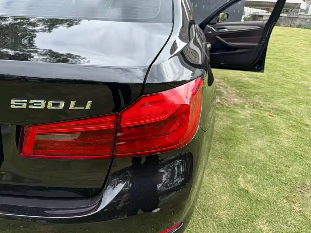 BMW 5 Series — фото 16