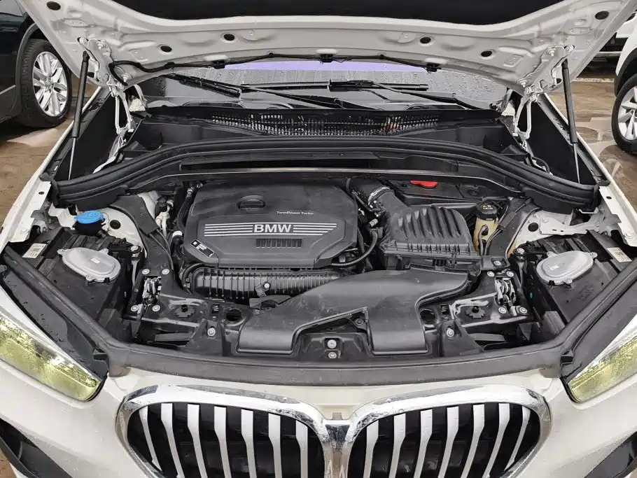 BMW X1 — фото 10