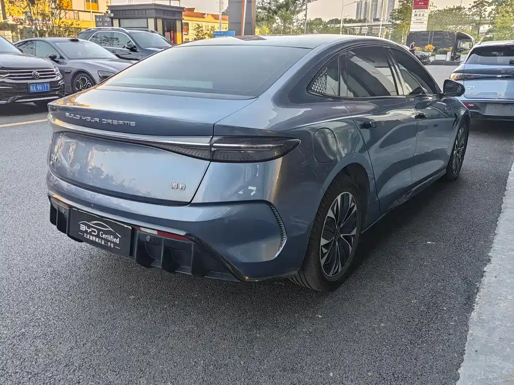 BYD Seal — фото 10