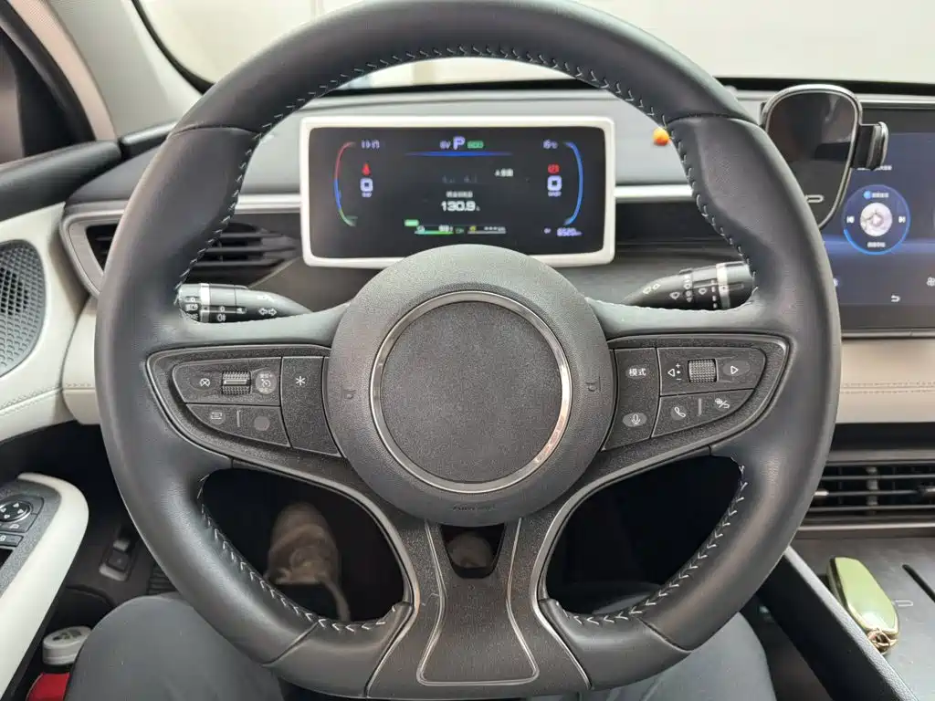 BYD Seal 05 DM-i — фото 11
