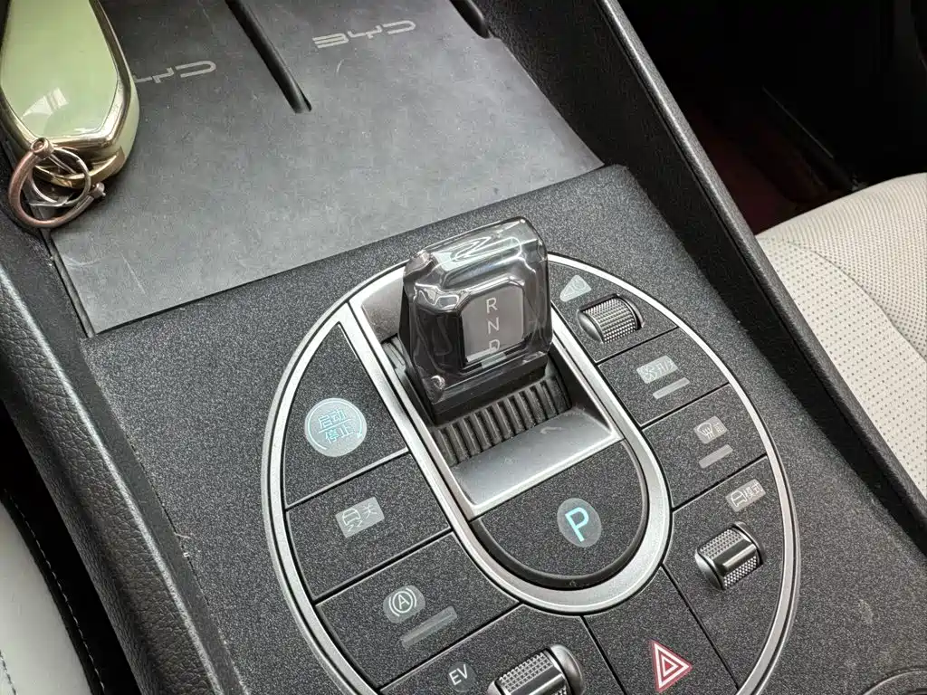 BYD Seal 05 DM-i — фото 15