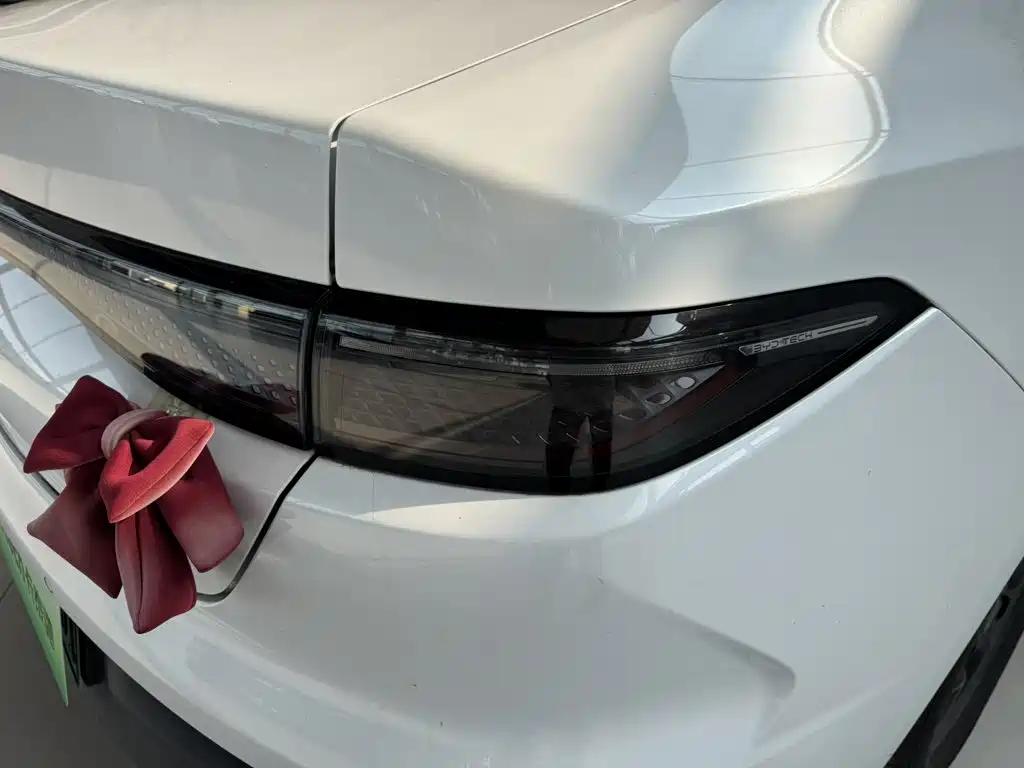 BYD Seal 05 DM-i — фото 8