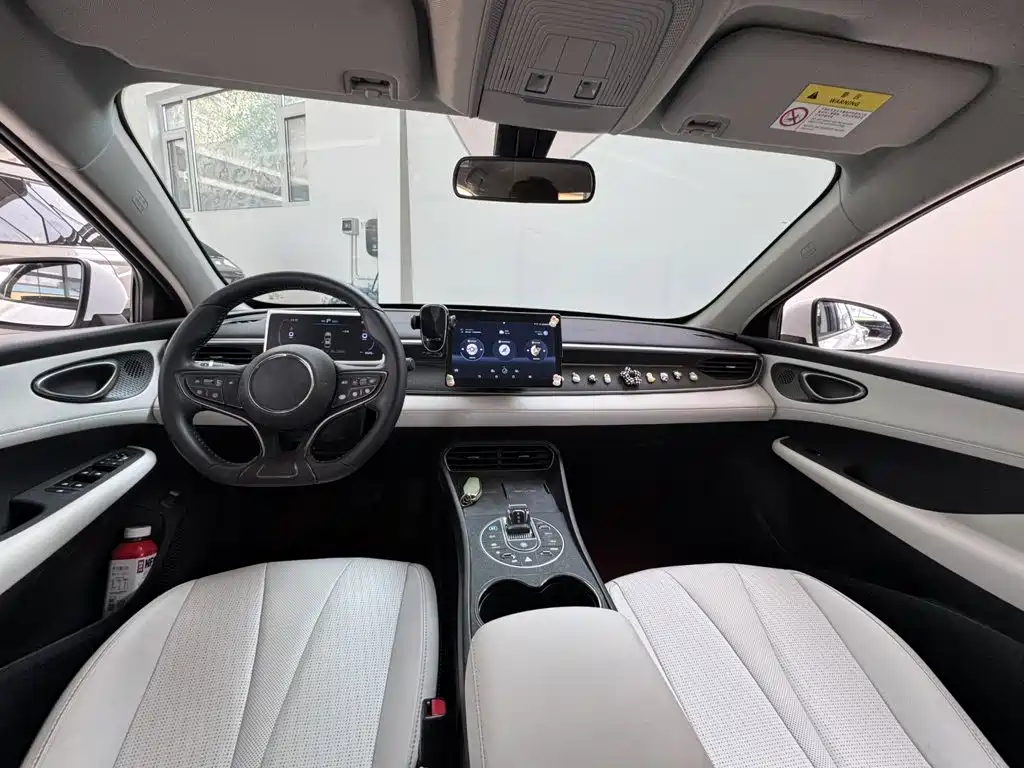 BYD Seal 05 DM-i — фото 10
