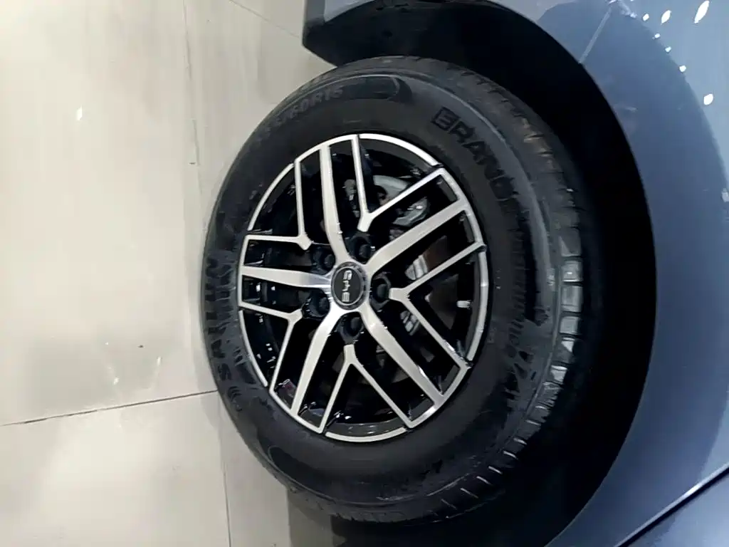 BYD Seal 05 DM-i — фото 22