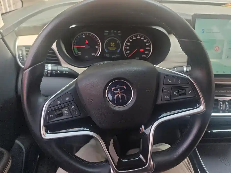 BYD MAX New Energy — фото 15