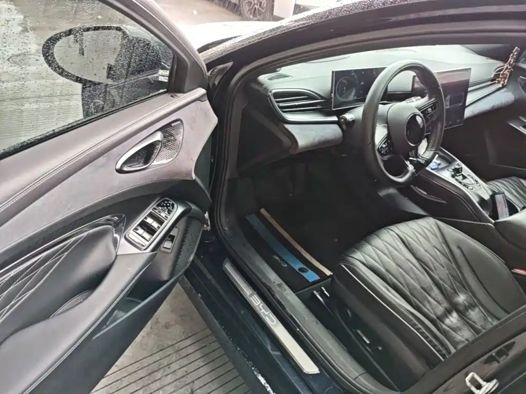 BYD Seal — фото 15