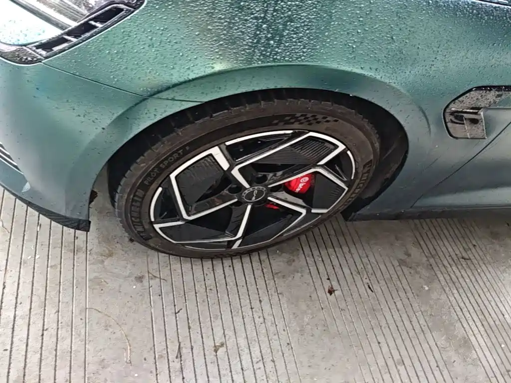 BYD Seal — фото 22