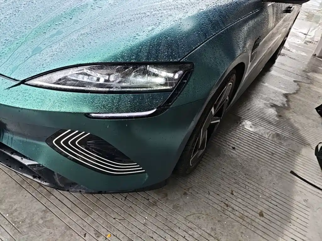 BYD Seal — фото 23