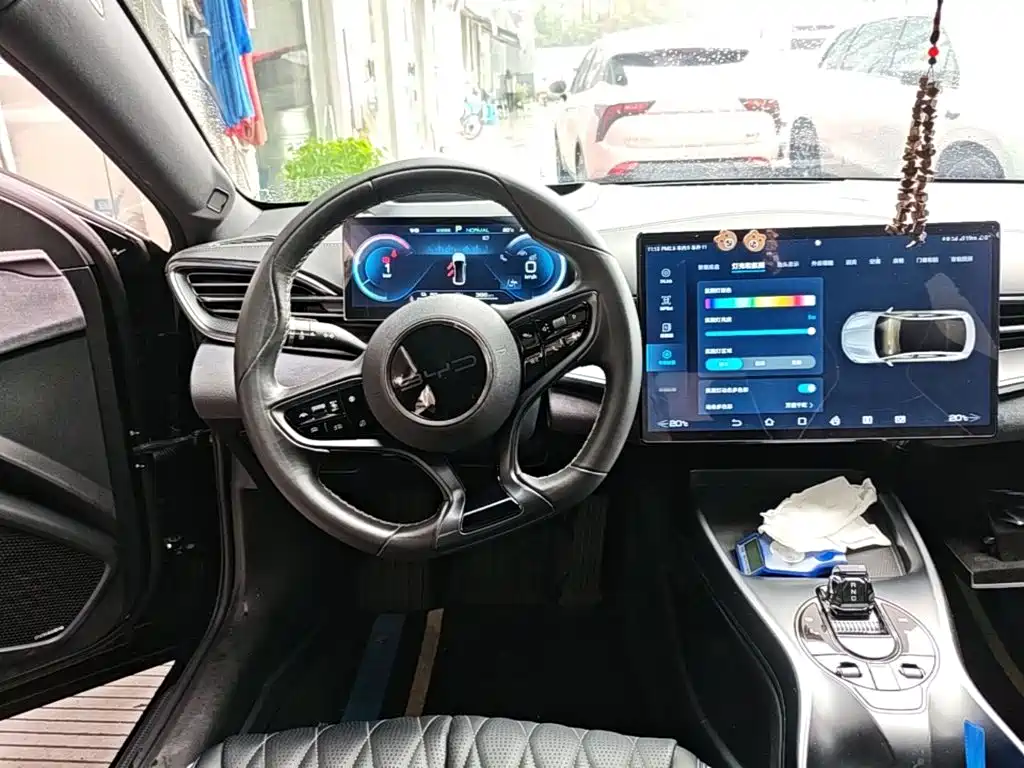 BYD Seal — фото 10