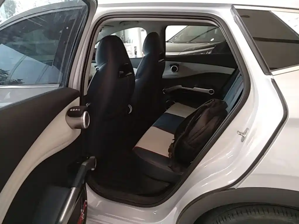 BYD Yuan Plus — фото 17