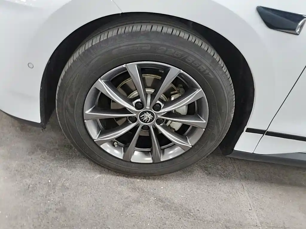 BYD Qin L — фото 23