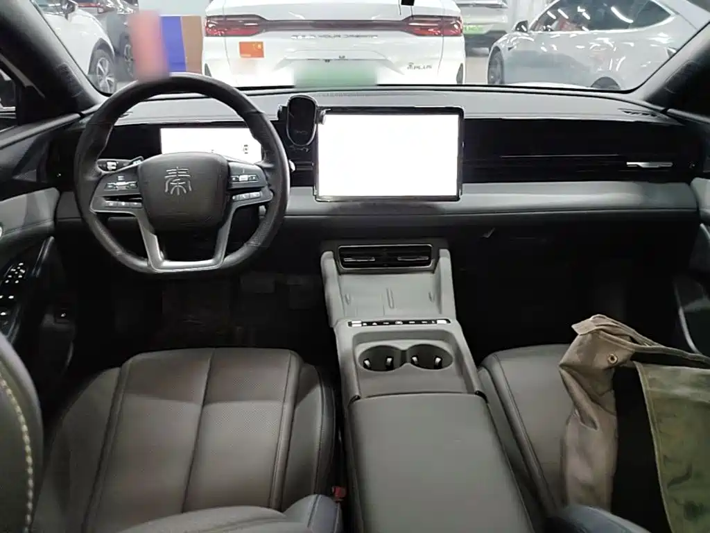 BYD Qin L — фото 10