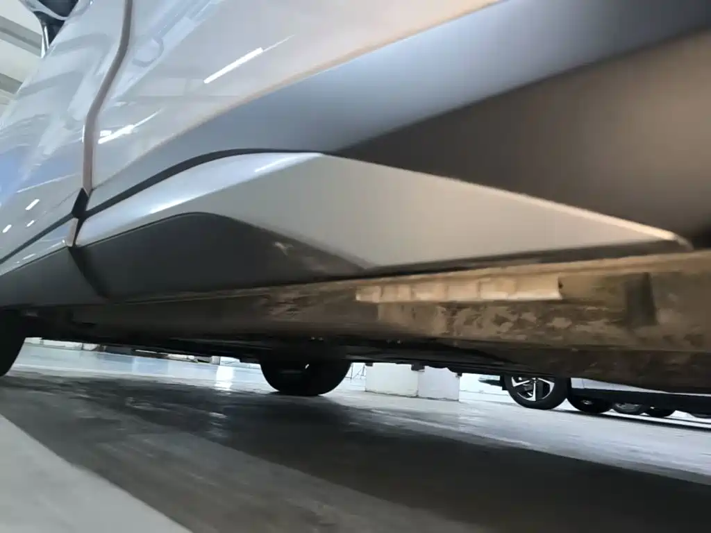 BYD L DM-i — фото 22