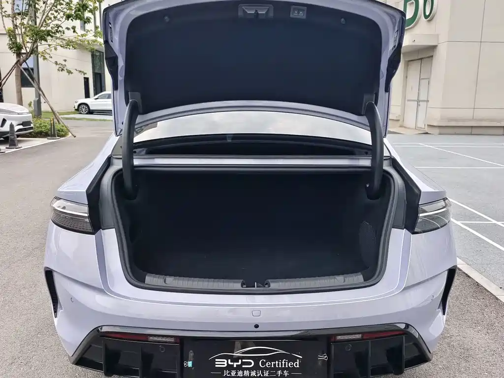 BYD Seal — фото 11