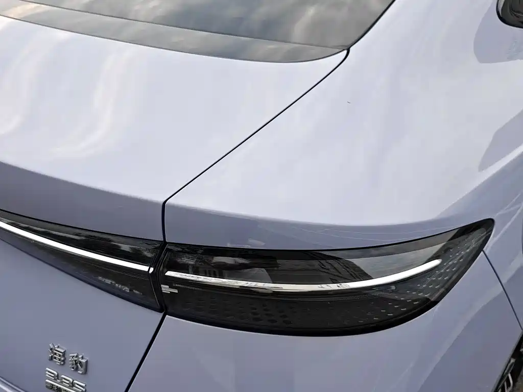 BYD Seal — фото 20