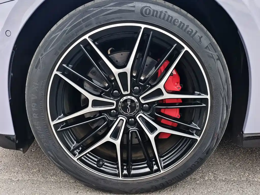 BYD Seal — фото 3