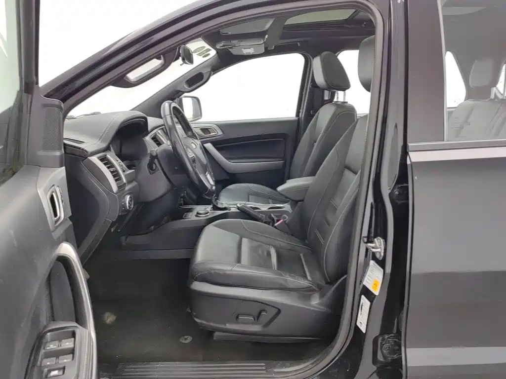 Ford Everest — фото 10