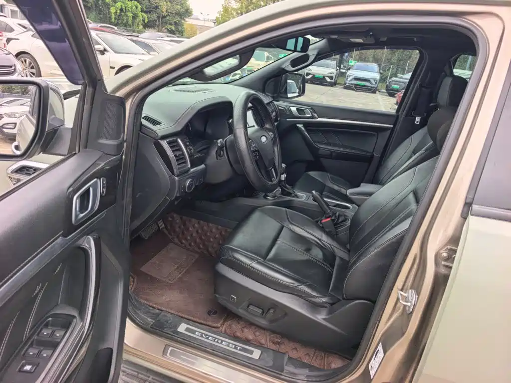 Ford Everest — фото 10