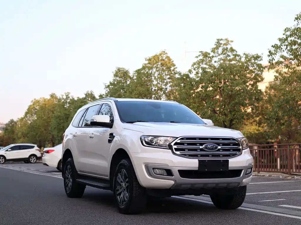 Ford Everest — фото 3