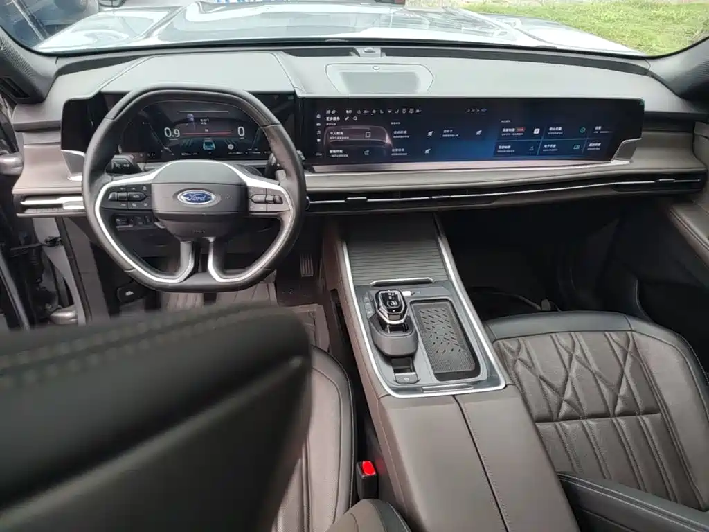 Ford Edge — фото 13