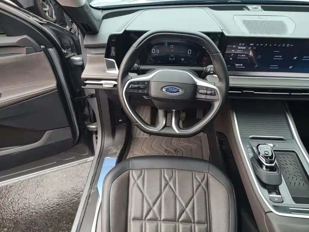 Ford Edge — фото 14