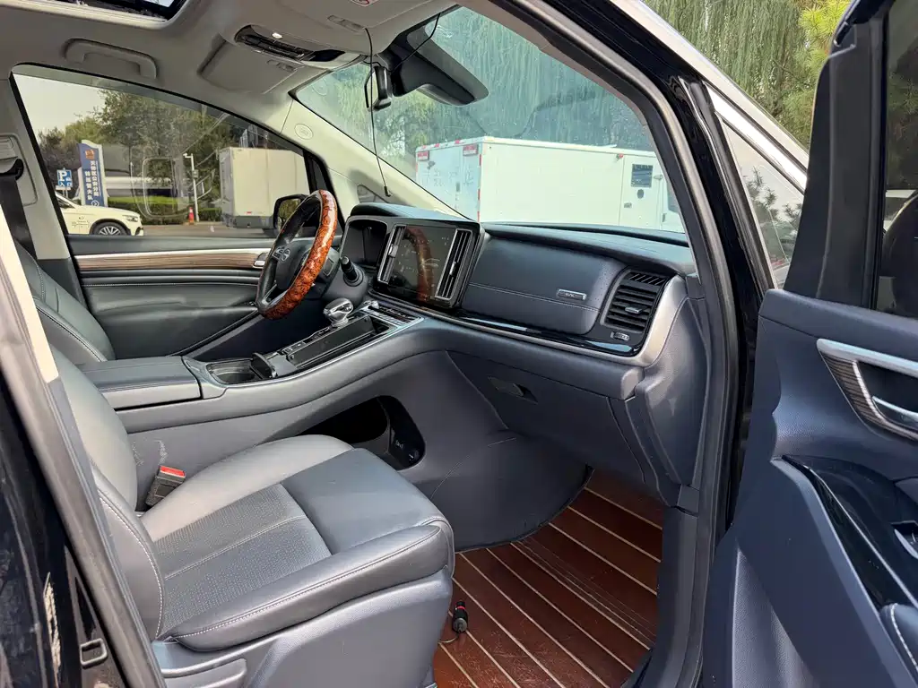 GAC Motor Trumpchi M8 — фото 10