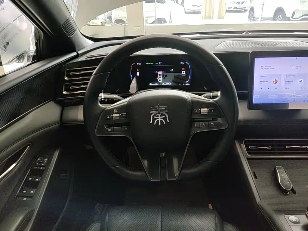 BYD Qin L — фото 11