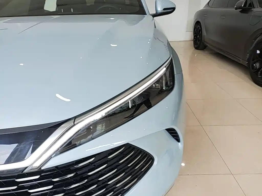 BYD Qin L — фото 24