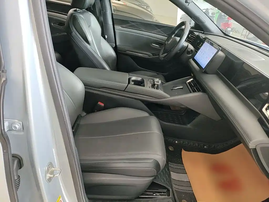 BYD Qin L — фото 25