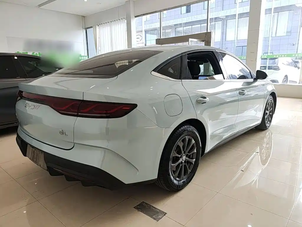 BYD Qin L — фото 7
