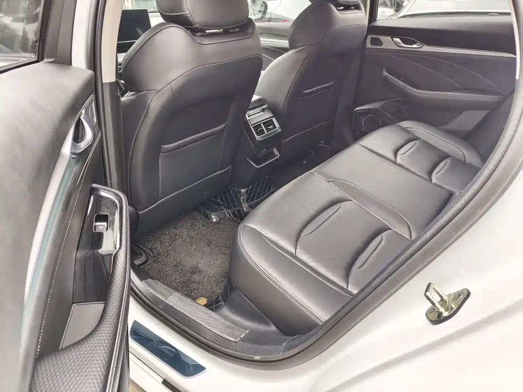 Geely Preface — фото 10