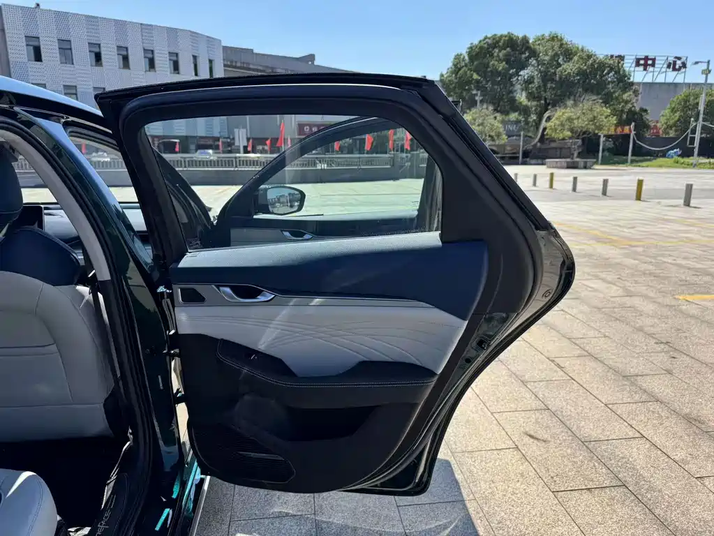 Geely Preface — фото 20
