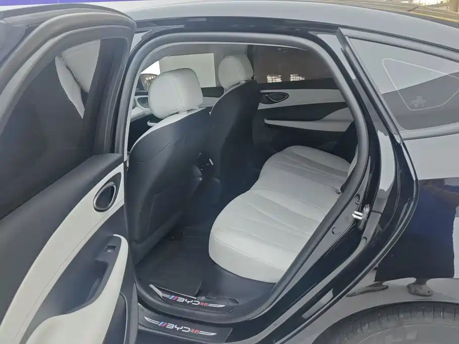 BYD Seal 05 DM-i — фото 11