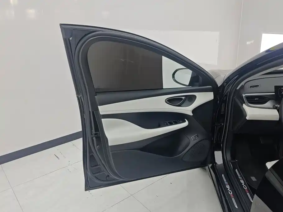 BYD Seal 05 DM-i — фото 7