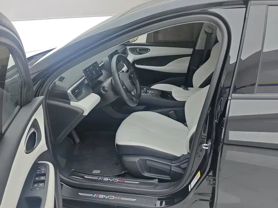 BYD Seal 05 DM-i — фото 9