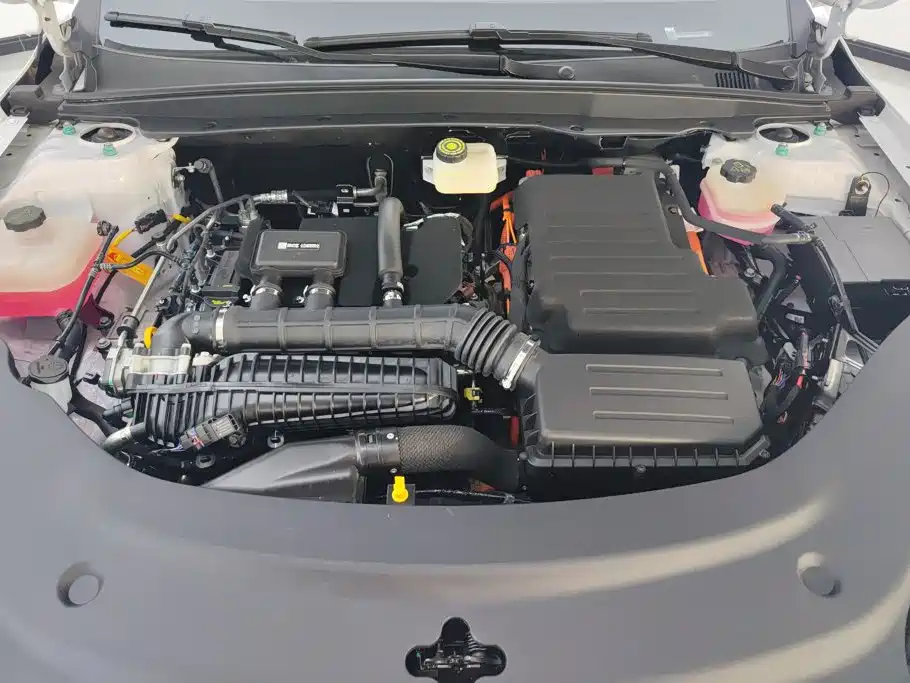BYD Seal 05 DM-i — фото 10