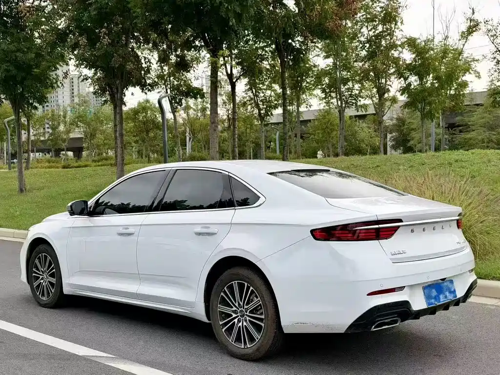 Geely Preface — фото 9