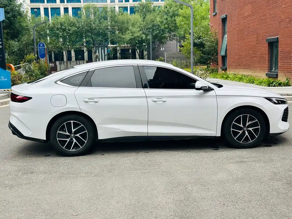 BYD Qin L — фото 4