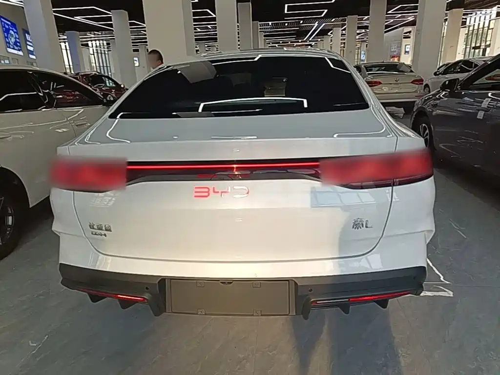 BYD Qin L — фото 6