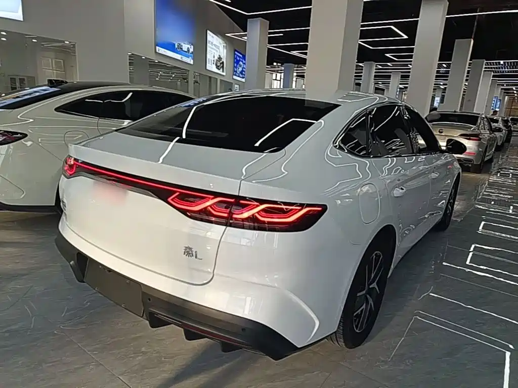 BYD Qin L — фото 7