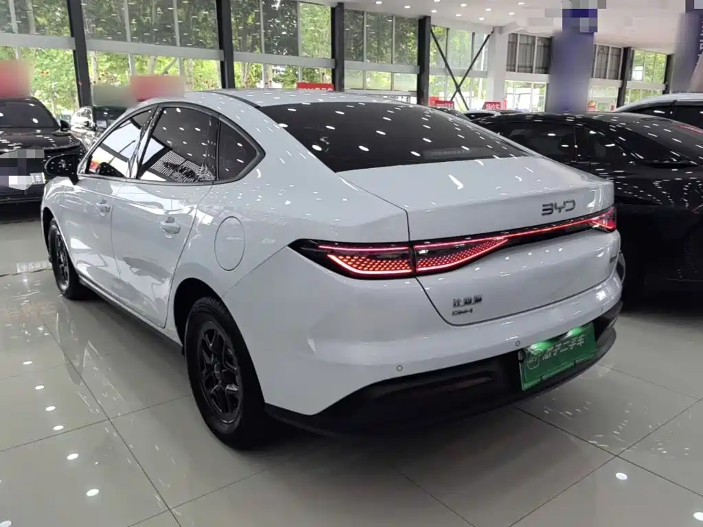 BYD Seal 05 DM-i — фото 5