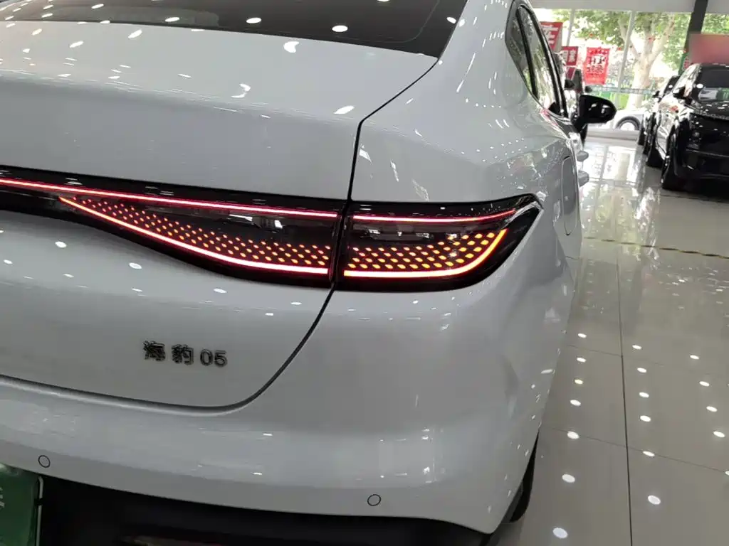 BYD Seal 05 DM-i — фото 8
