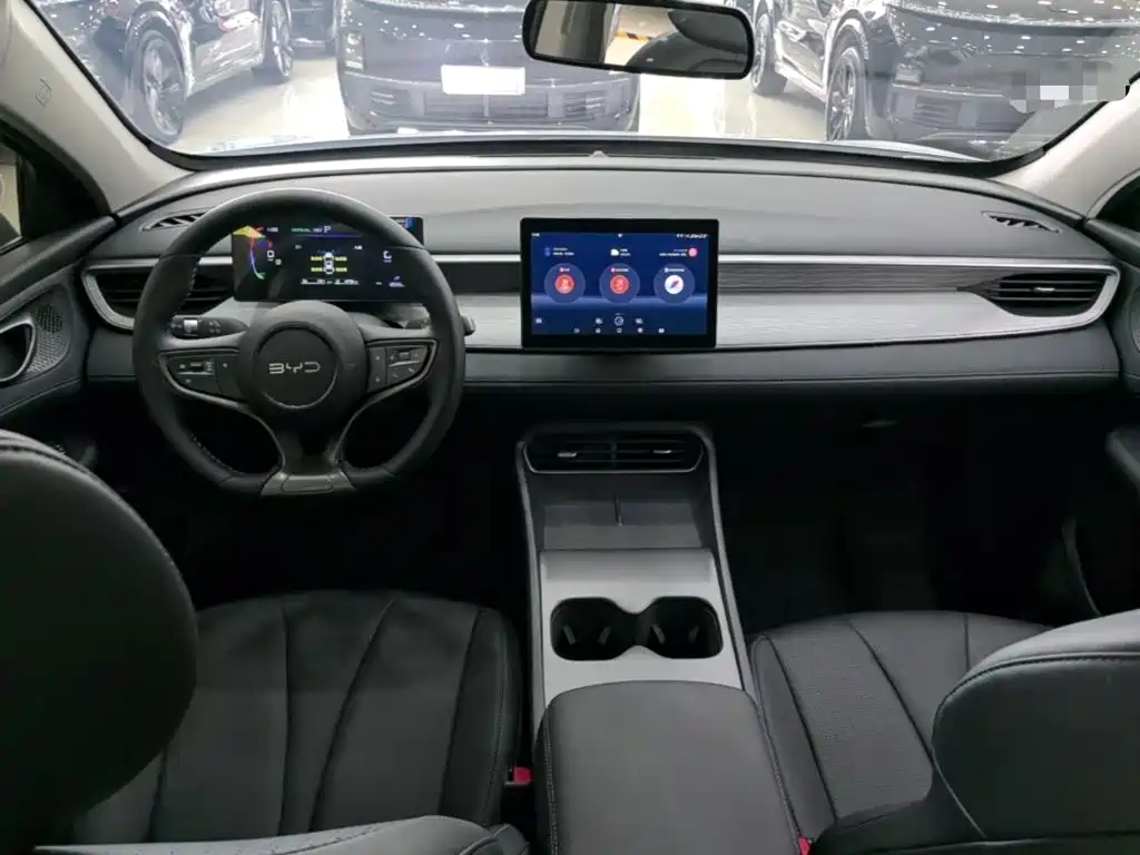 BYD Seal 05 DM-i — фото 10
