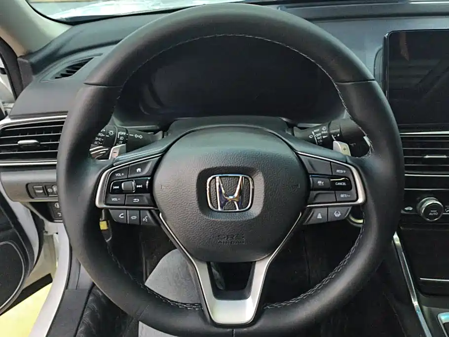 Honda Accord — фото 15